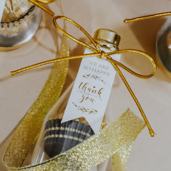 Mini Champagne Bottle with Chocolate - Captivating Souvenir Ideas for your Wedding